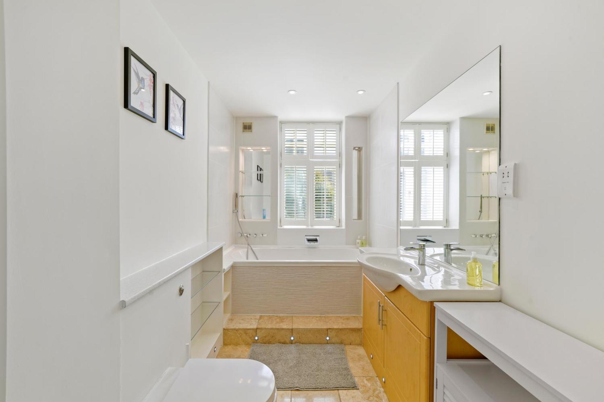 3 Bedroom Mews Home - Clapham Common - Free Private Parking - Sleeps 5 - Newly Refurbished - Sweetpea & Pillow Properties Londyn Zewnętrze zdjęcie