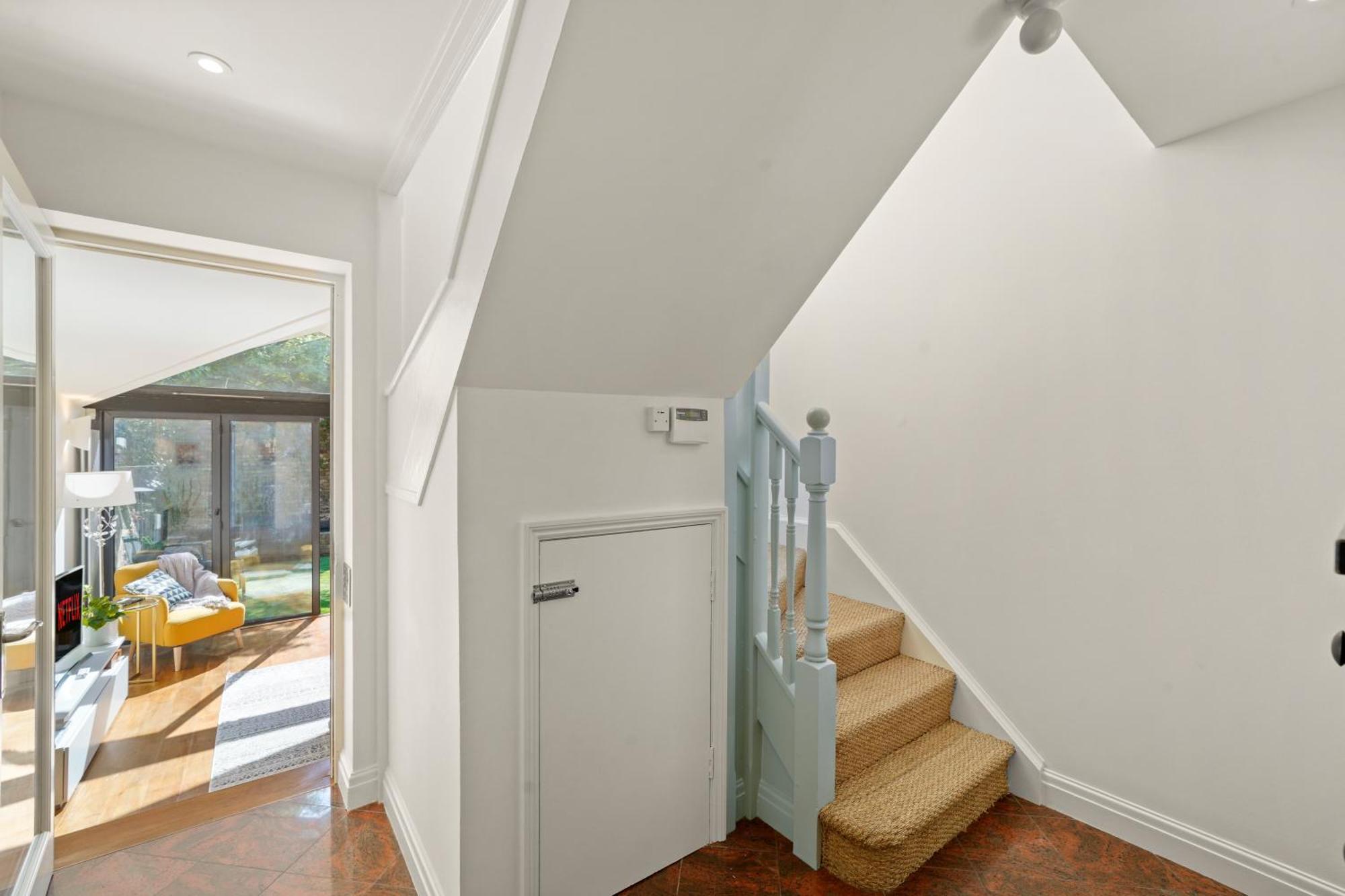 3 Bedroom Mews Home - Clapham Common - Free Private Parking - Sleeps 5 - Newly Refurbished - Sweetpea & Pillow Properties Londyn Zewnętrze zdjęcie