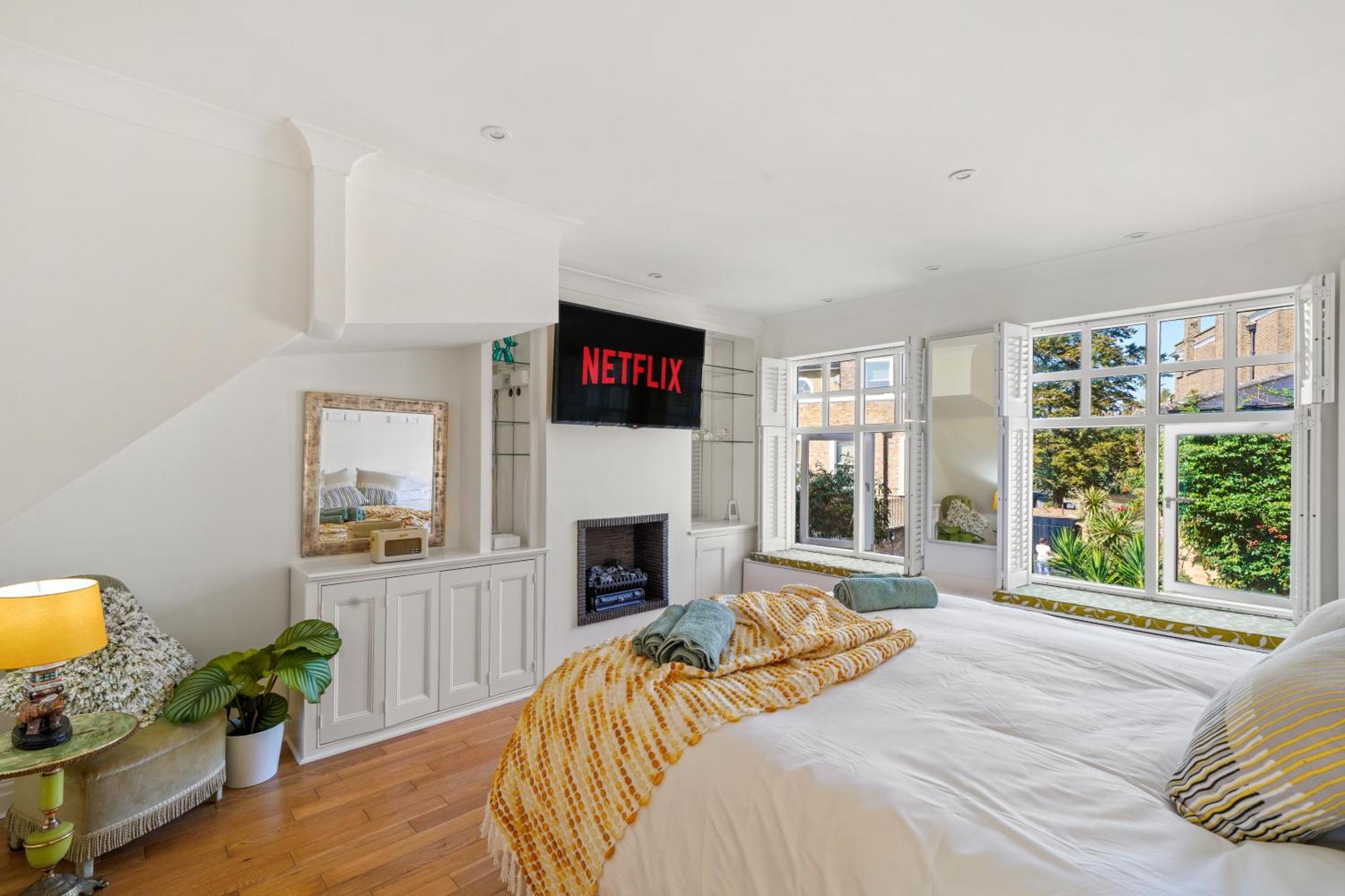 3 Bedroom Mews Home - Clapham Common - Free Private Parking - Sleeps 5 - Newly Refurbished - Sweetpea & Pillow Properties Londyn Zewnętrze zdjęcie