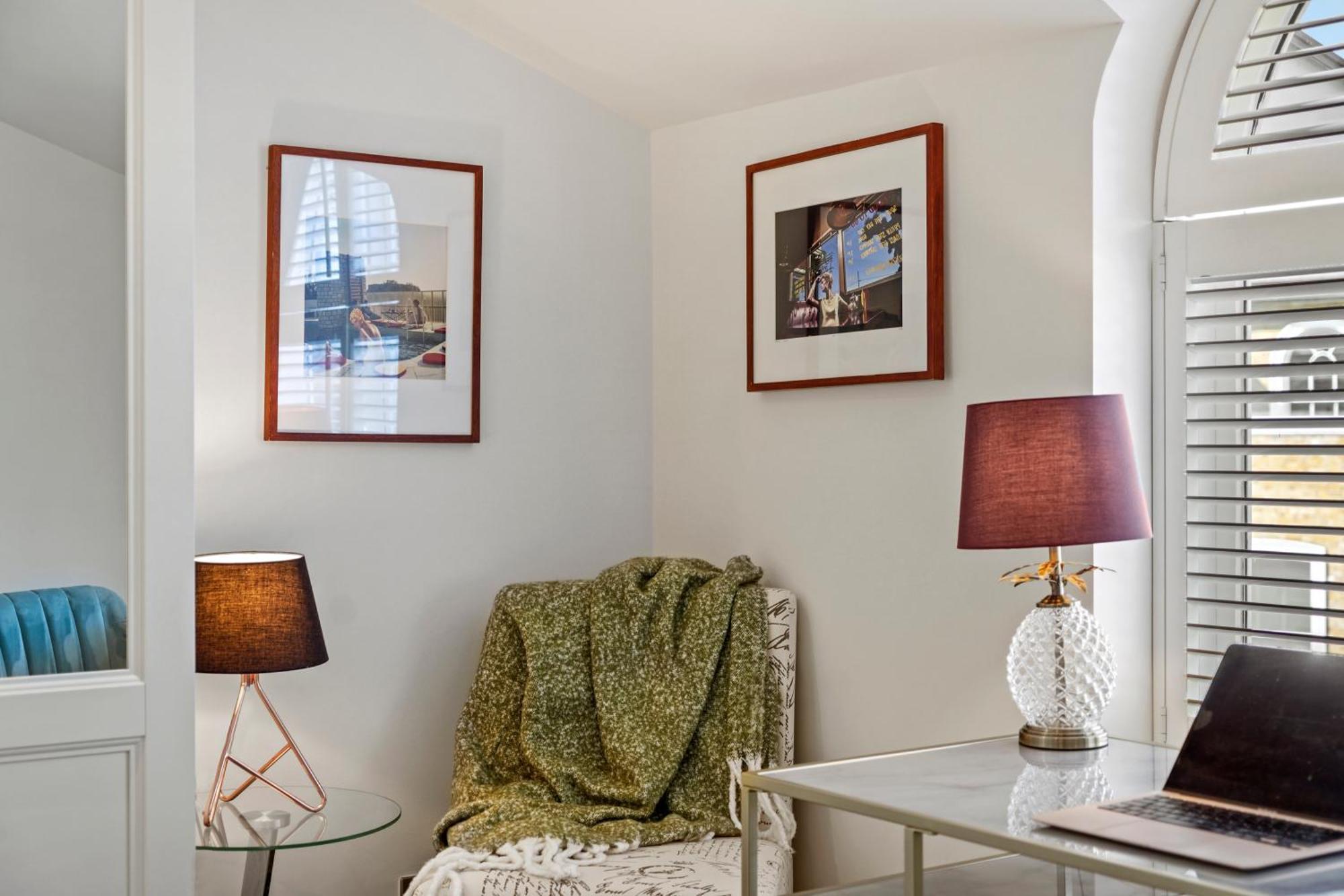 3 Bedroom Mews Home - Clapham Common - Free Private Parking - Sleeps 5 - Newly Refurbished - Sweetpea & Pillow Properties Londyn Zewnętrze zdjęcie
